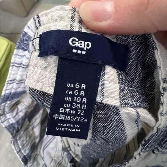 Great Condition GAP Straight Leg Stretchy Pants with Pockets - Picture 3 of 3